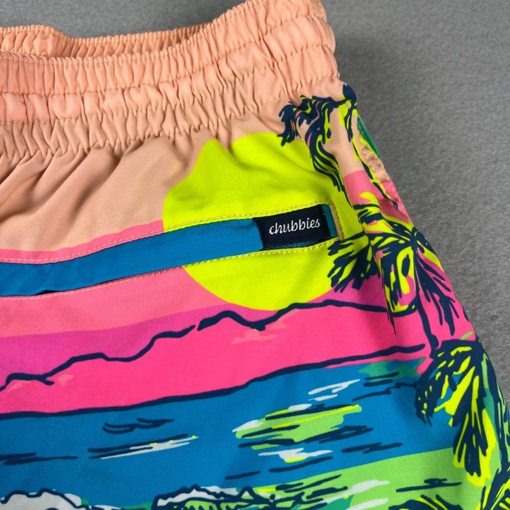 Chubbies Mens 5.5 Inseam Swim Trunks Small Multicolor Tropical Sunset Palm Tree